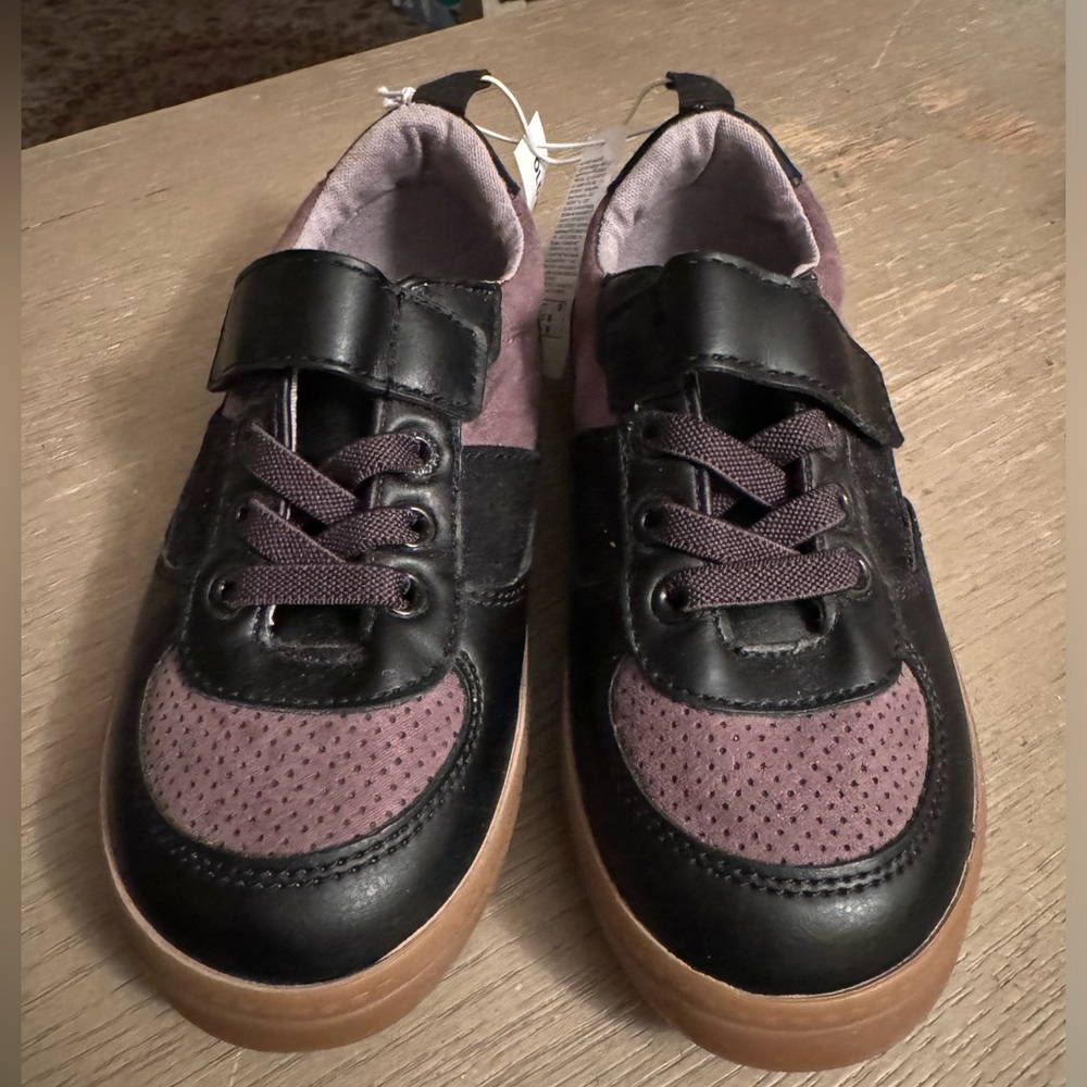 NWT boys brown and black old navy Velcro shoes size 11